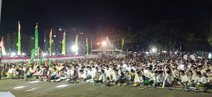 Menghadiri Istigosah Kubro dan Pengajian Umum Menyambut 1 Abad NU dan HUT kota samarinda yang ke 355