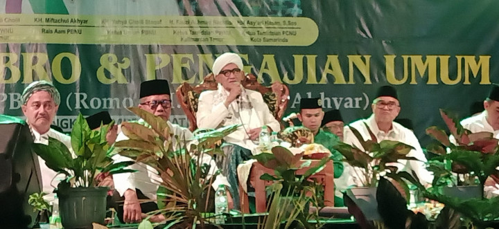Menghadiri Istigosah Kubro dan Pengajian Umum Menyambut 1 Abad NU dan HUT kota samarinda yang ke 355