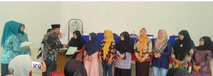 Pelantikan Pengurus PKK RT Se-Kelurahan Sindang Sari Periode 2023-2026 .