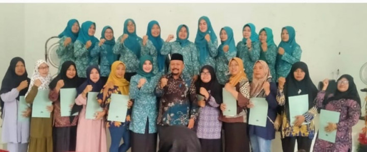 Pelantikan Pengurus PKK RT Se-Kelurahan Sindang Sari Periode 2023-2026 .