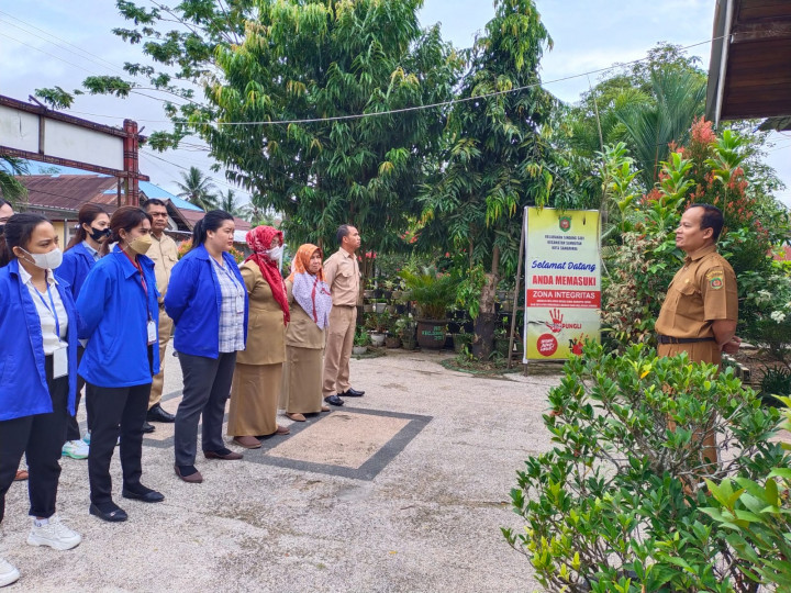 Rutinitas Apel Pagi di lingkungan pemerintahan Kantor kelurahan Sindang Sari