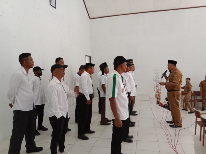 Pengukuhan Ketua RT dan LINMAS Kelurahan Sindang Sari