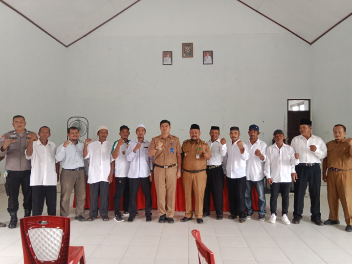Pengukuhan Ketua RT dan LINMAS Kelurahan Sindang Sari