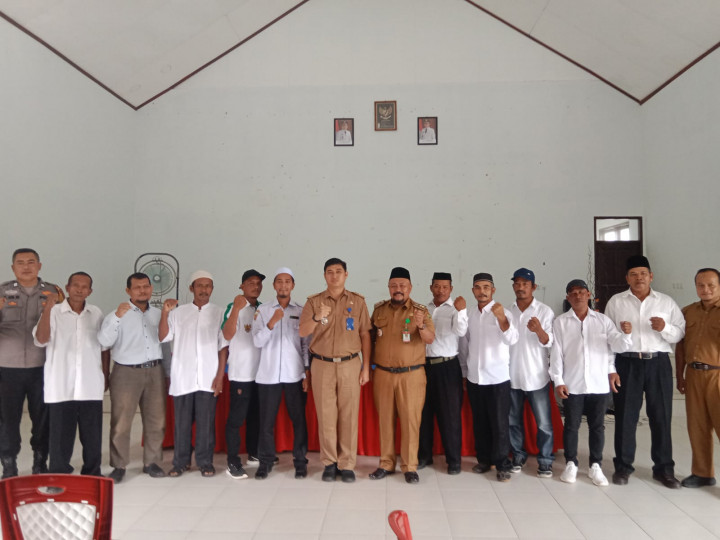 Pengukuhan Ketua RT dan LINMAS Kelurahan Sindang Sari