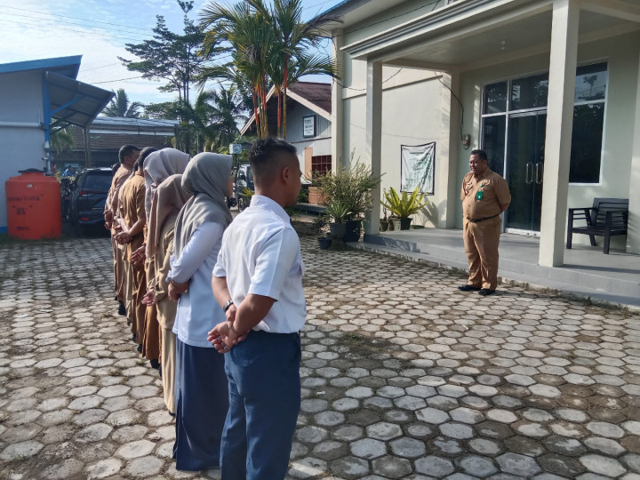 Rutinitas Apel pagi kelurahan Sindang Sari