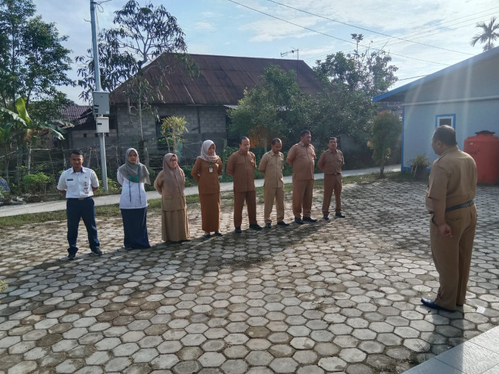 Rutinitas Apel pagi kelurahan Sindang Sari