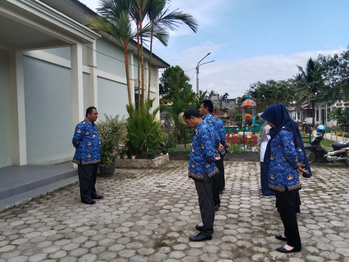 Apel pagi di Lingkungan Pemerintahan Kantor Kelurahan Sindang Sari