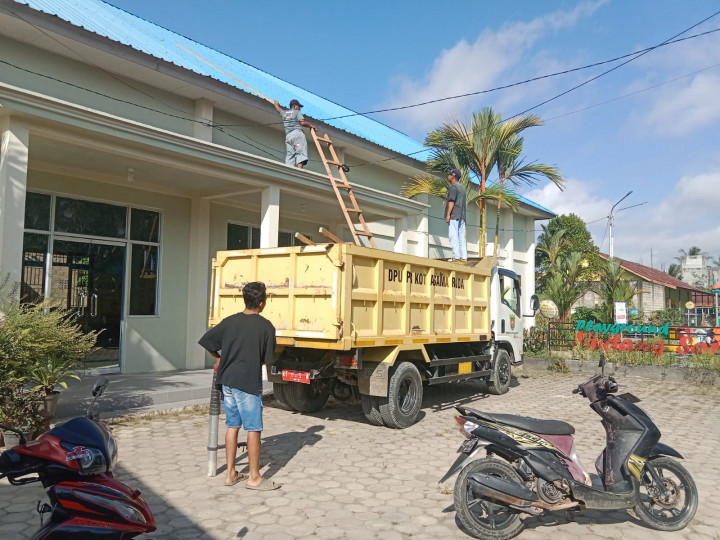 Gotong Royong Lingkungan Kantor