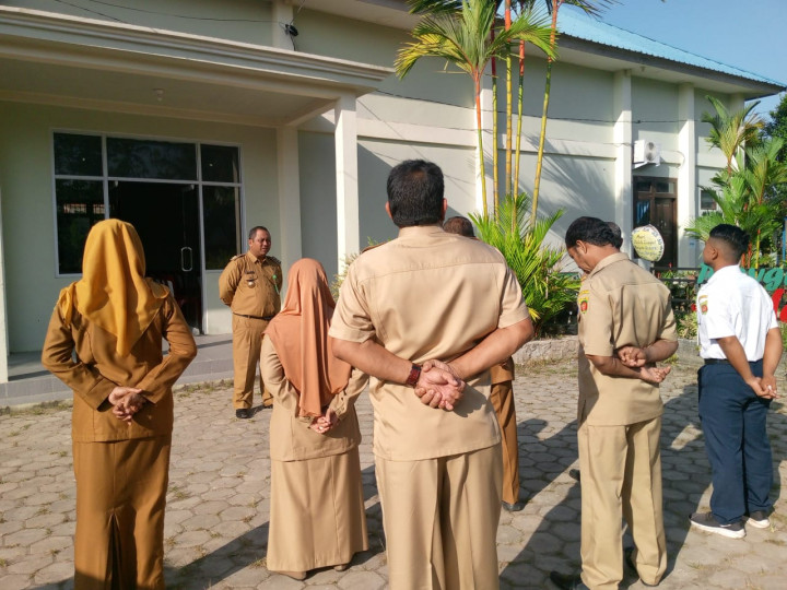 Rutinitas Apel Pegawai Kelurahan Sindang Sari
