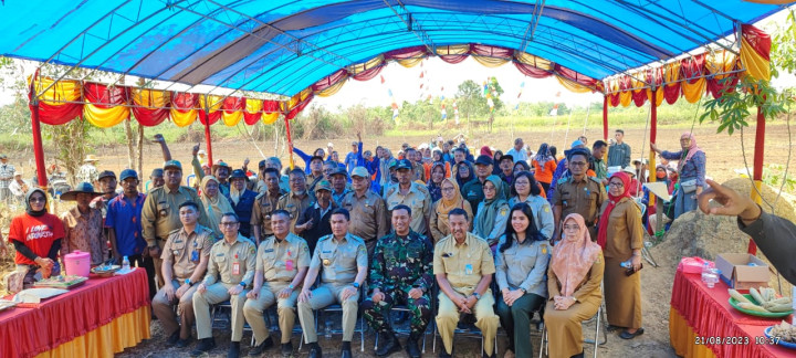 Penanaman Jagung Pipil Perdana bersama Walikota dan Temu Wicara di Kelompok Tani Sumber Sari Kelurahan Sindang Sari