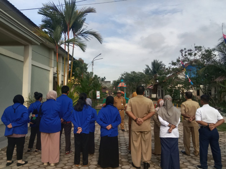 Rutinitas Apel Pegawai Kelurahan Sindang Sari