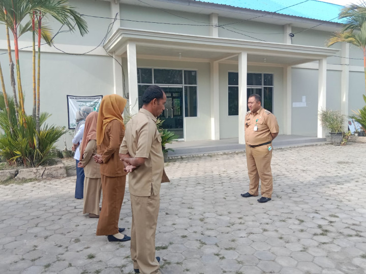 Rutinitas apel di lingkungan pemerintahan Kelurahan Sindang Sari