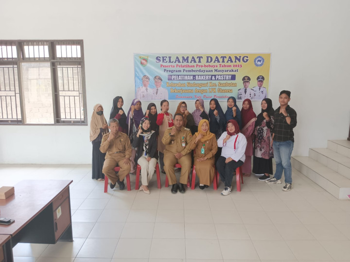 Pelatihan Pembuatan Kue Kering dan Pastry di Bidang Pemberdayaan Masyarakat (PROBEBAYA)