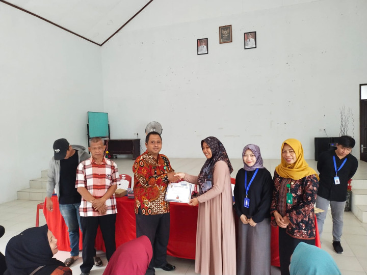 Pelatihan Pembuatan Kue Kering dan Pastry di Bidang Pemberdayaan Masyarakat (PROBEBAYA)