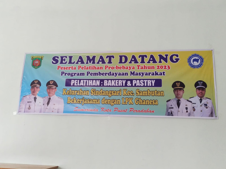 Pelatihan Pembuatan Kue Kering dan Pastry di Bidang Pemberdayaan Masyarakat (PROBEBAYA)