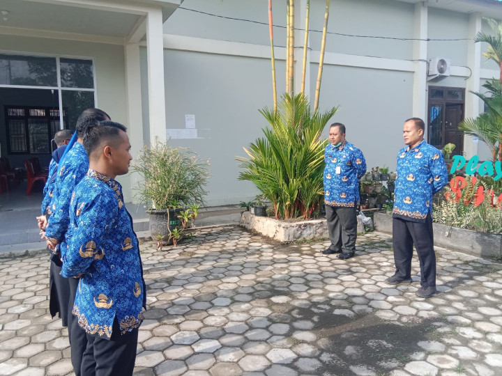 Kegiatan Rutinitas Apel pagi Pegawai Kelurahan Sindang sari