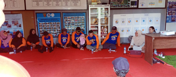 Belajar Mengajar Sekolah LANSIA oleh BKKBN Provinsi