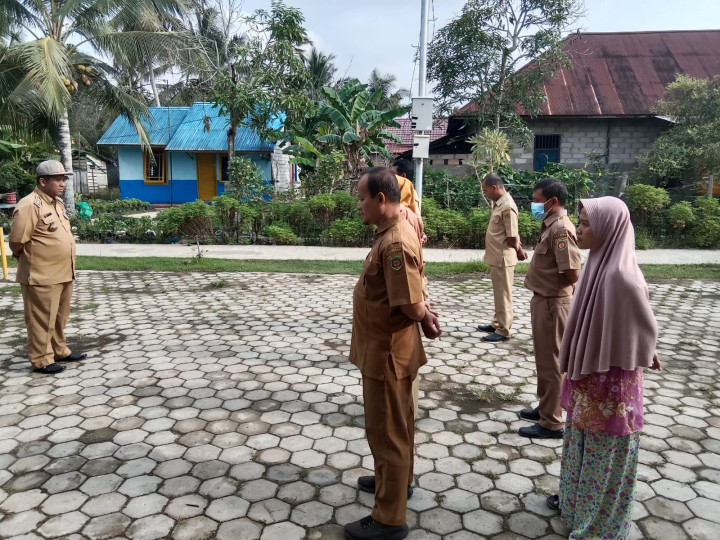 Rutinitas Apel Pagi di Lingkungan Pemerintahan Kantor Kelurahan Sindang Sari