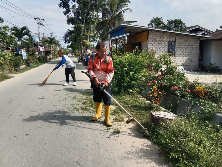 Gotong Royong Jum'at Bersih Di lingkungan RT.09 dan RT.07