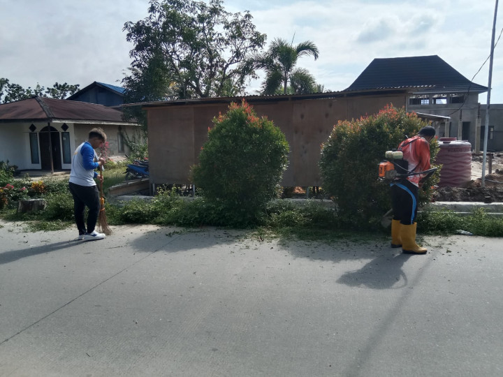 Gotong Royong Jum'at Bersih Di lingkungan RT.09 dan RT.07