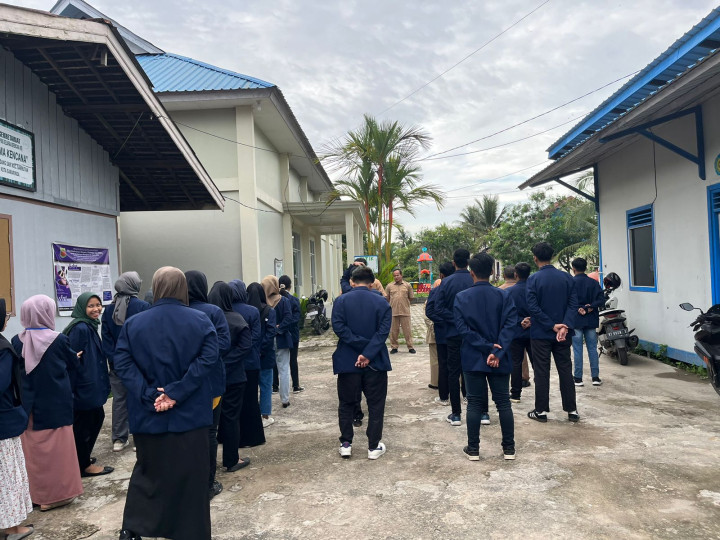 Rutinitas Kegiatan apel pagi di Lingkungan Pemerintahan Kantor Kelurahan Sindang sari