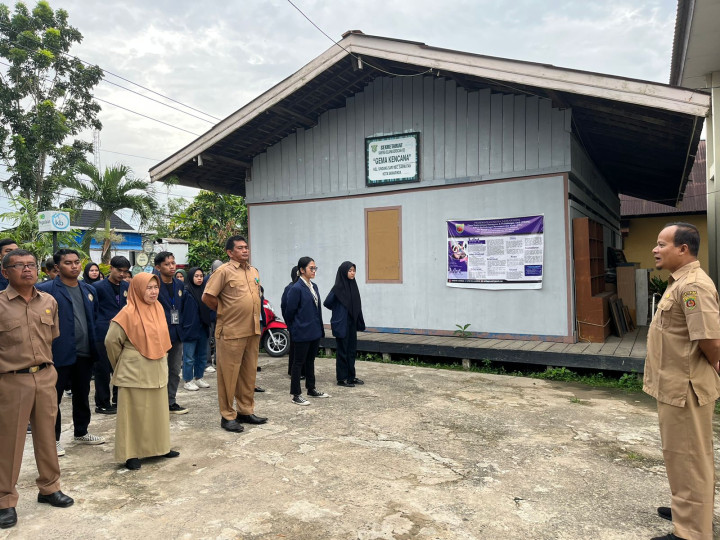 Rutinitas Kegiatan apel pagi di Lingkungan Pemerintahan Kantor Kelurahan Sindang sari