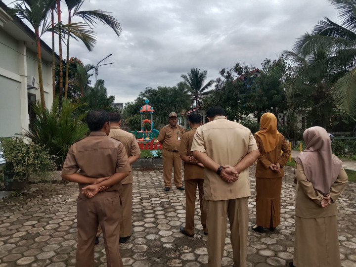 Rutinitas Apel Pagi Pegawai Kelurahan Sindang Sari
