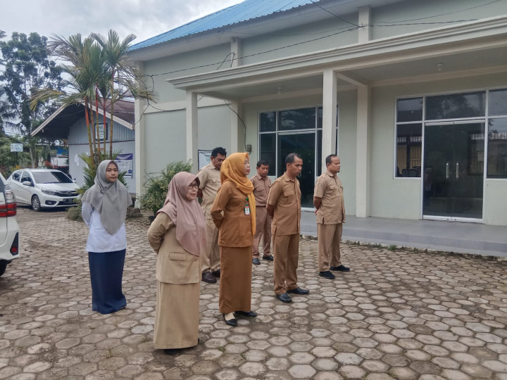Rutinitas Apel Pagi Pegawai Kelurahan Sindang Sari
