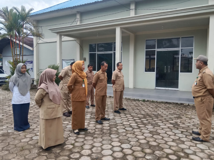 Rutinitas Apel Pagi Pegawai Kelurahan Sindang Sari