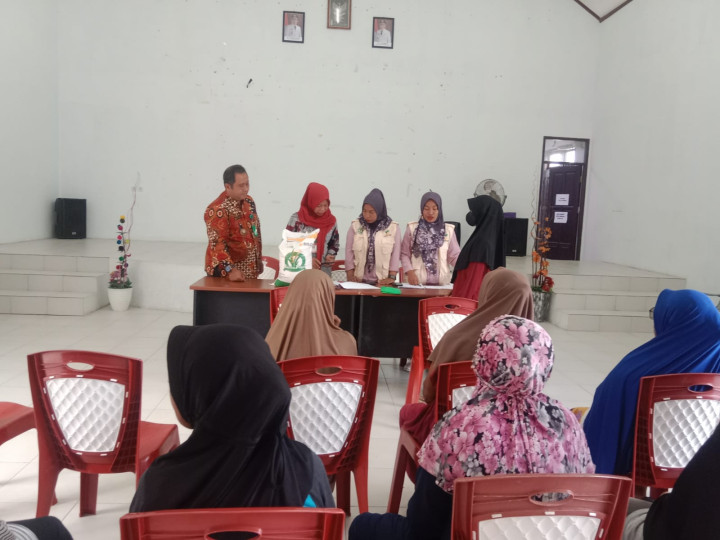 Pendisbusian Beras dari Buloq di Kelurahan Sindang Sari