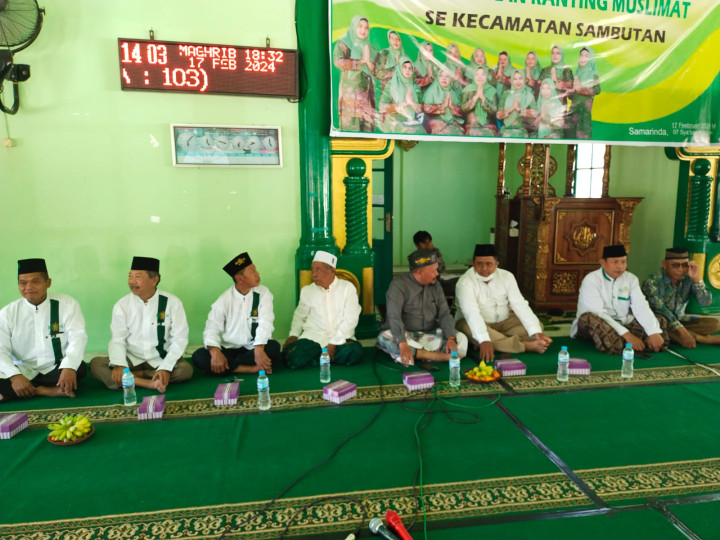 Dalam Rangka peringatan Israj Mi'raj Nabi Besar Muhammad SAW Masjid Al-Misbakh Sindang Sari. dengan penceramah DR.KH.MOH.MAHRUS S.ag.M.Hi Samarinda.