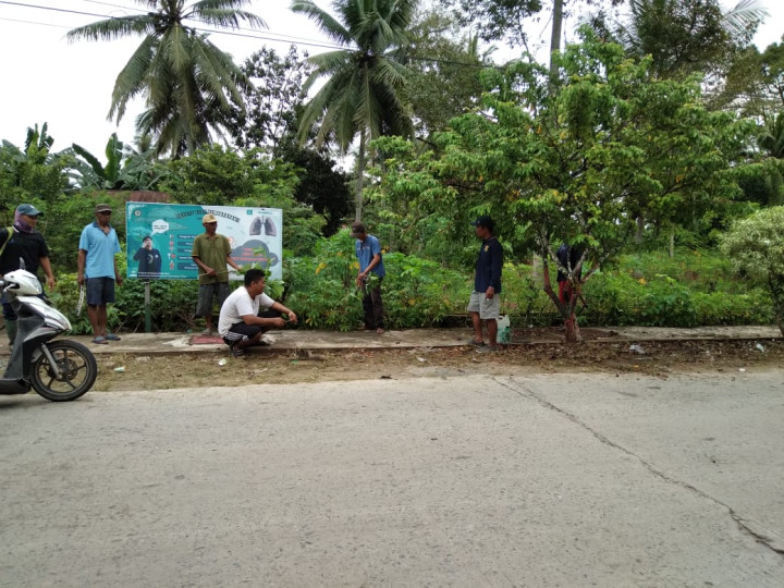 Gotong Royong Serentak di Wilayah RT. masing-masing Kelurahan Sindang Sari.
