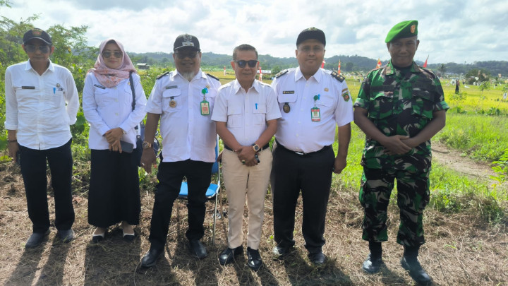 PANEN RAYA PADI SAWAH Bersama Walikota Samarinda dan Kodim 0901 Samarinda. TEMA " Untuk Mewujudkan Ketahanan Pangan Nasional".