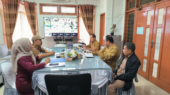 apat Koordinasi bersama Camat dan Sekcam Kecamatan Sambutan