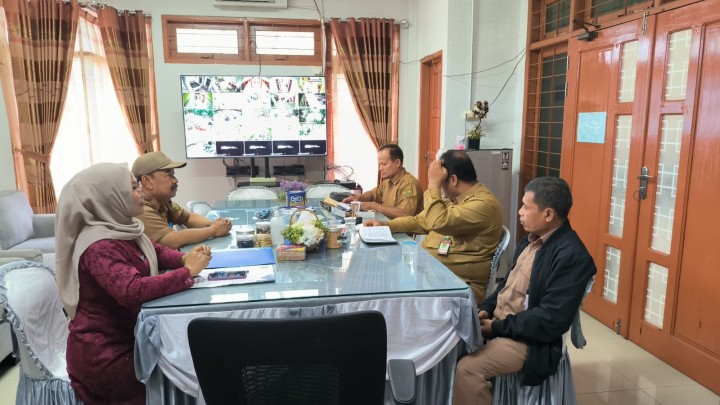apat Koordinasi bersama Camat dan Sekcam Kecamatan Sambutan