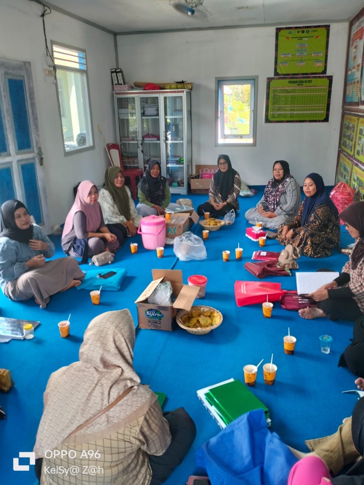 Kegiatan Pertemuan Bulanan PKK Kelurahan Sindang Sari.