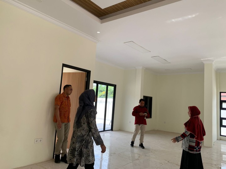 Peninjauan Gedung Kelurahan Sindang Sari oleh BPKAD Kota Samarinda Bidang Aset.