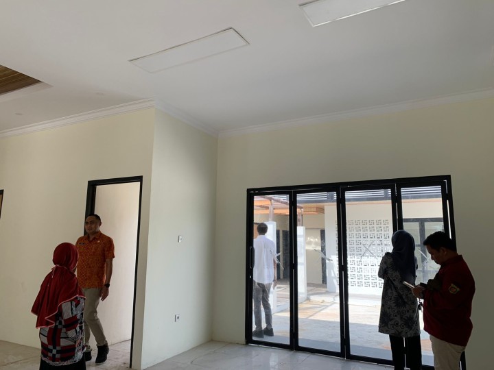 Peninjauan Gedung Kelurahan Sindang Sari oleh BPKAD Kota Samarinda Bidang Aset.