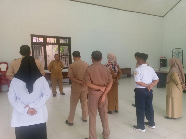 Rutinitas Apel pagi di lingkungan pemerintahan kelurahan sindang sari