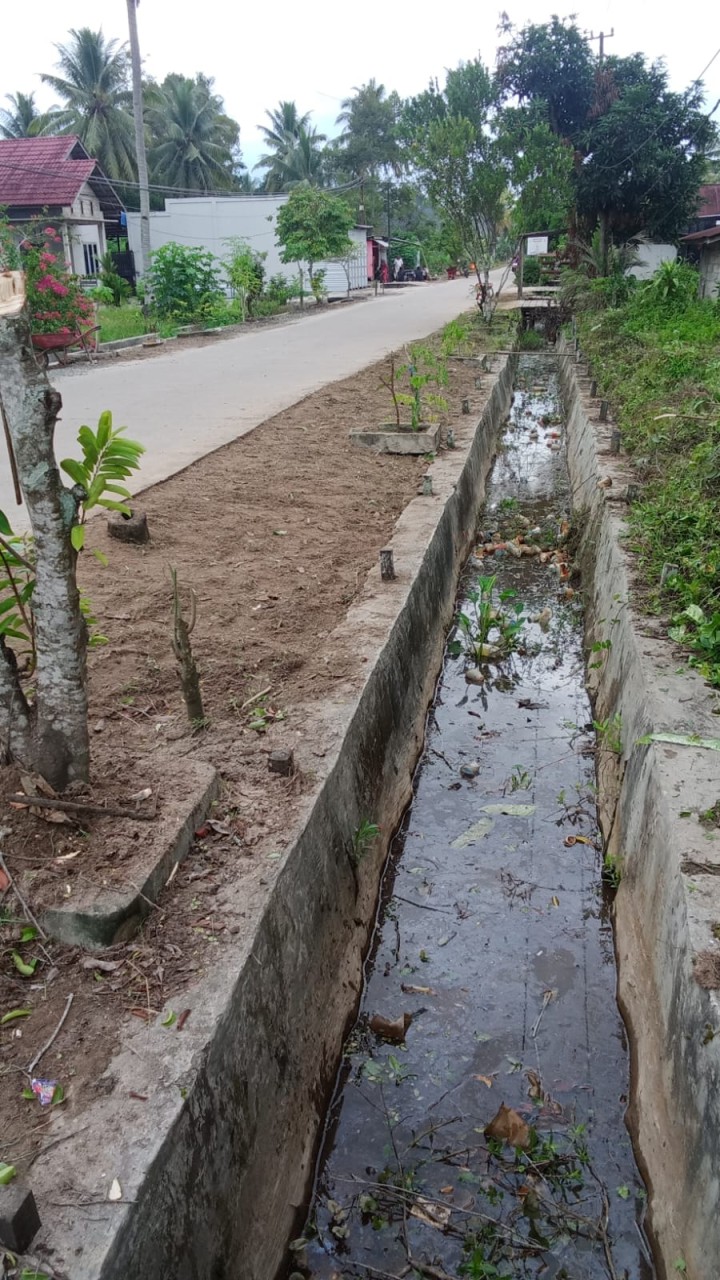 Gotong Royong Lingkungan di wilayah masing-masing RT Se-Kelurahan Sindang Sari.