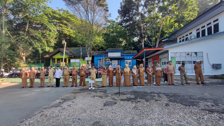 Apel Gabungan di Lingkungan Pemerintahan Kecamatan Sambutan dan Kelurahan Se-Kecamatan Sambutan