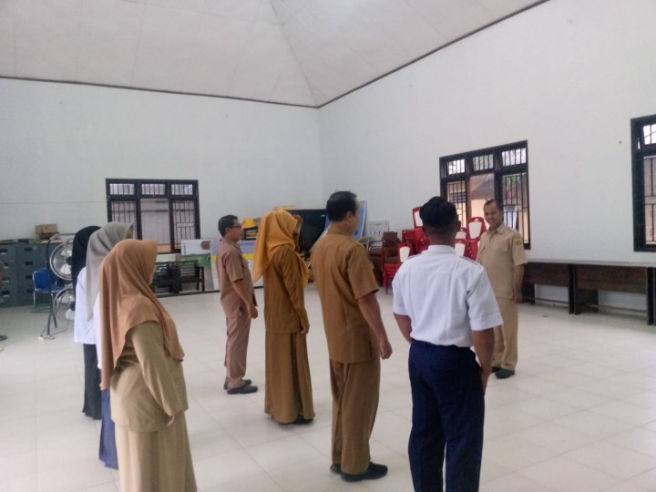Rutinitas Apel Pagi di lingkungan Pemerintahan Kelurahan Sindang Sari