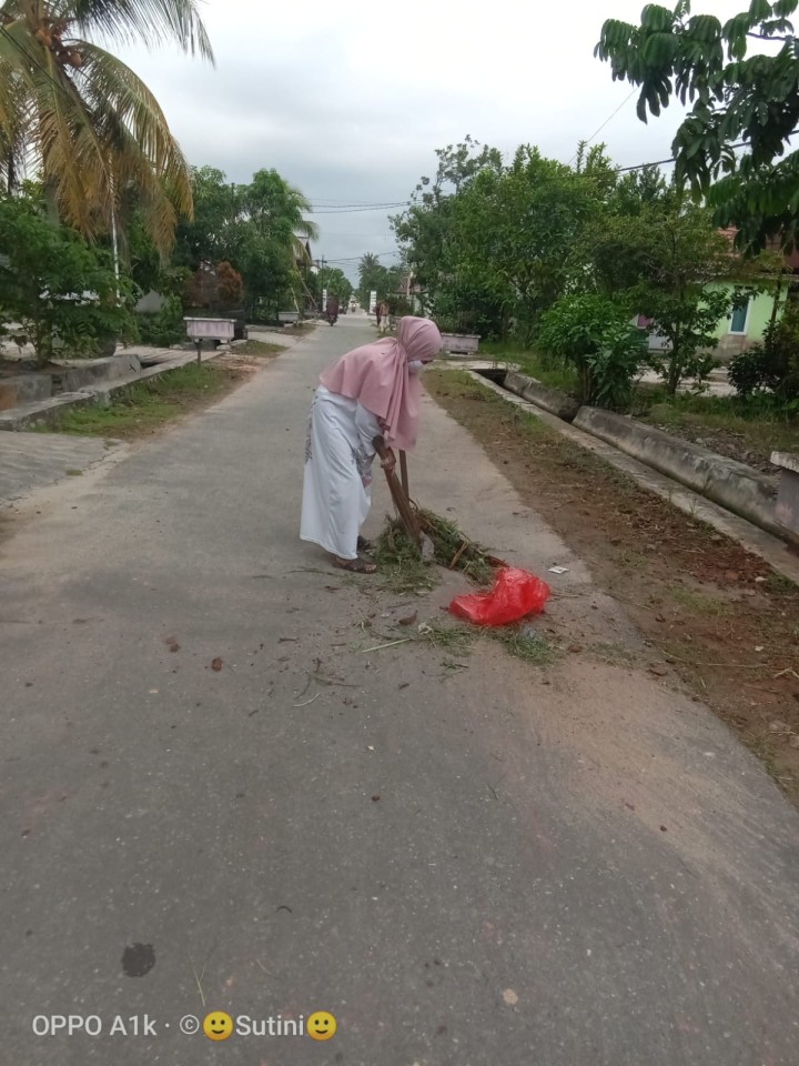 Kegiatan Gotong Royong di Wilayah Lingkungan RT.1-10 se kelurahan sindang sari