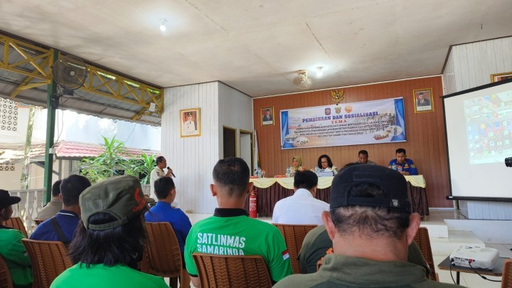 Pembinaan Dan Sosialisasi SATLINMAS di  Kelurahan Se-Kecamatan Sambutan