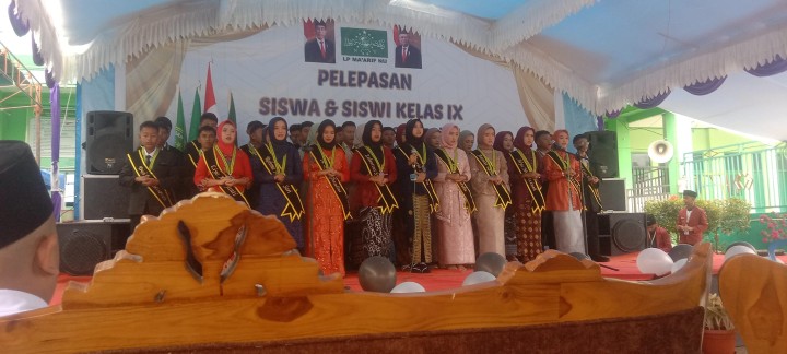 Pelepasan Angkatan XI (KH.Bisri Syansuri) MTs Ma 'arif NU 01 Samarinda.