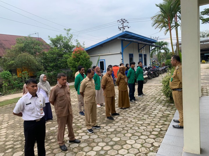 Rutinitas Apel Pagi di Lingkungan Pemeritahan Kelurahan Sindang Sari.