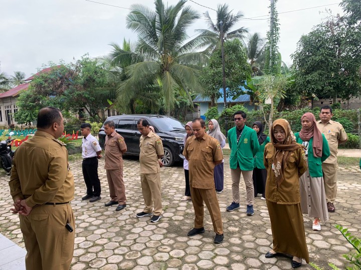 Rutinitas Apel Pagi di Lingkungan Pemeritahan Kelurahan Sindang Sari.