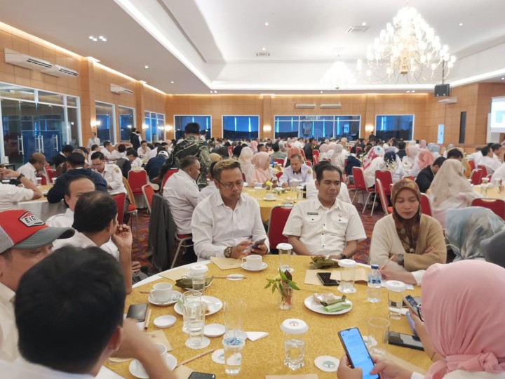 Bimtek Pengolahan dan Pertanggungjawaban Keuangan PPK dan PPS pada Pemilihan Gubernur dan Wakil Gubernur Kalimantan Timur serta Walikota dan Wakilwalikota Samarinda Tahun 2024.