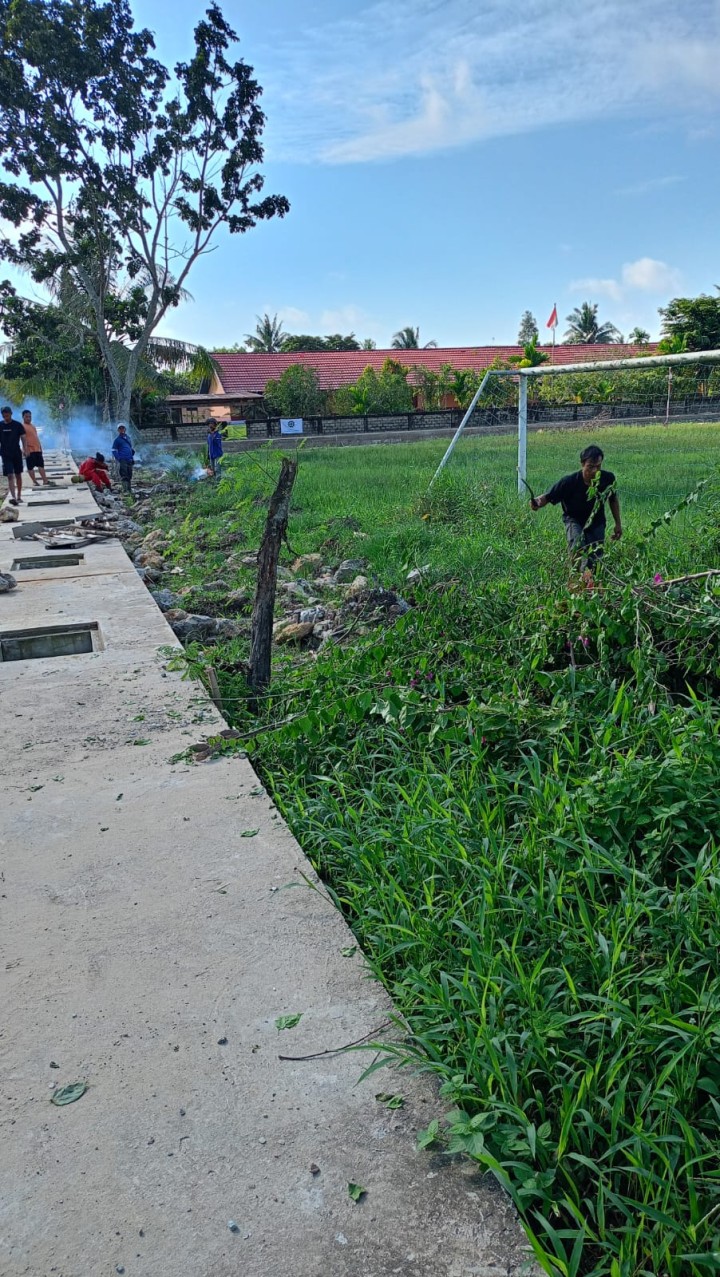 Gotong Royong Gabungan Bersama Seluruh RT.1-10 ,Lembaga Pemberdayaan Masyarakat (LPM)  dan Serta Masyarakat setempat Sindang Sari.