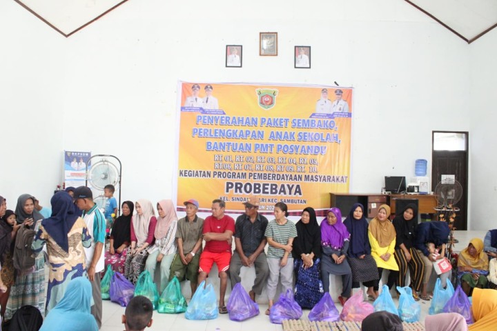 Penyerahan Paket Sembako Perlengkapan Anak Sekolah,Bantuan PMT Posyandu. RT 1-10 Se-Kelurahan Sindang Sari. KEGIATAN PROGRAM PEMBERDAYAAN MASYARAKAT (PROBEBAYA)